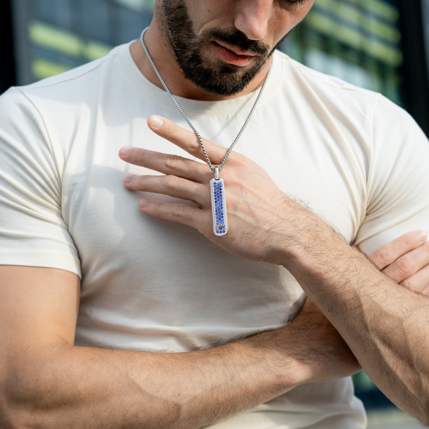 Srebrna ogrlica z modrim cirkonskim obeskom