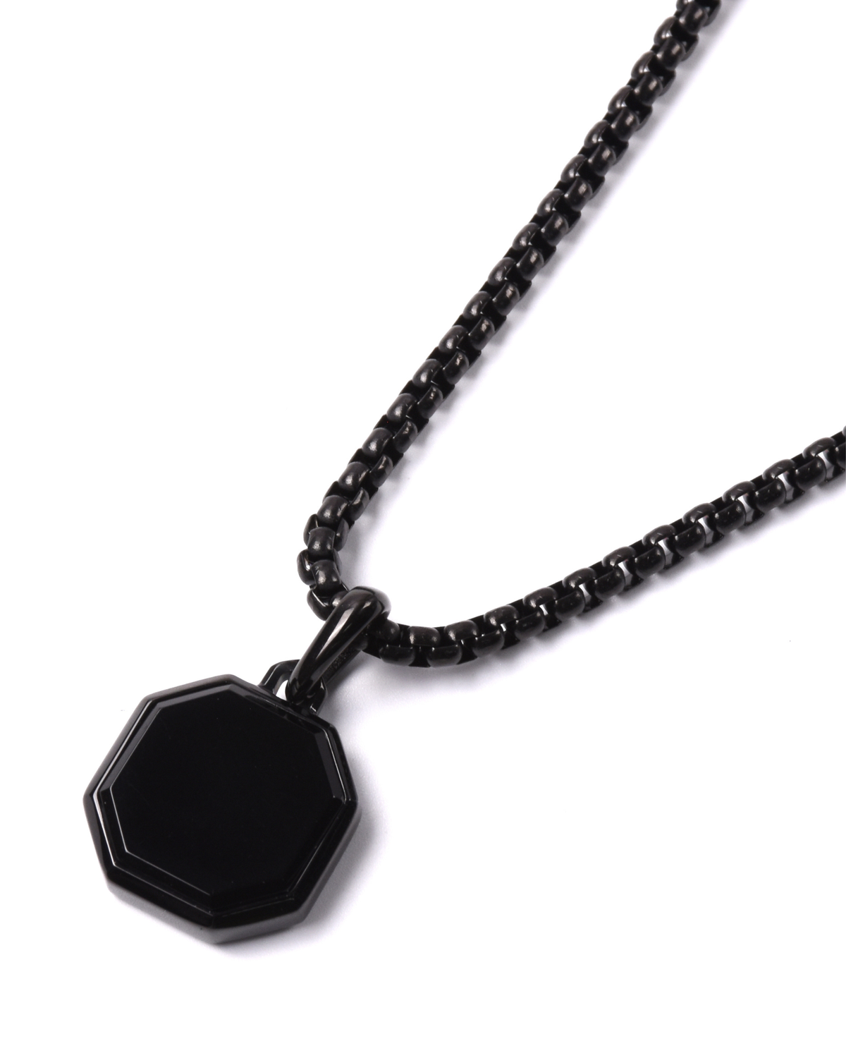 Zwarte ketting met zwarte zirkoonhanger