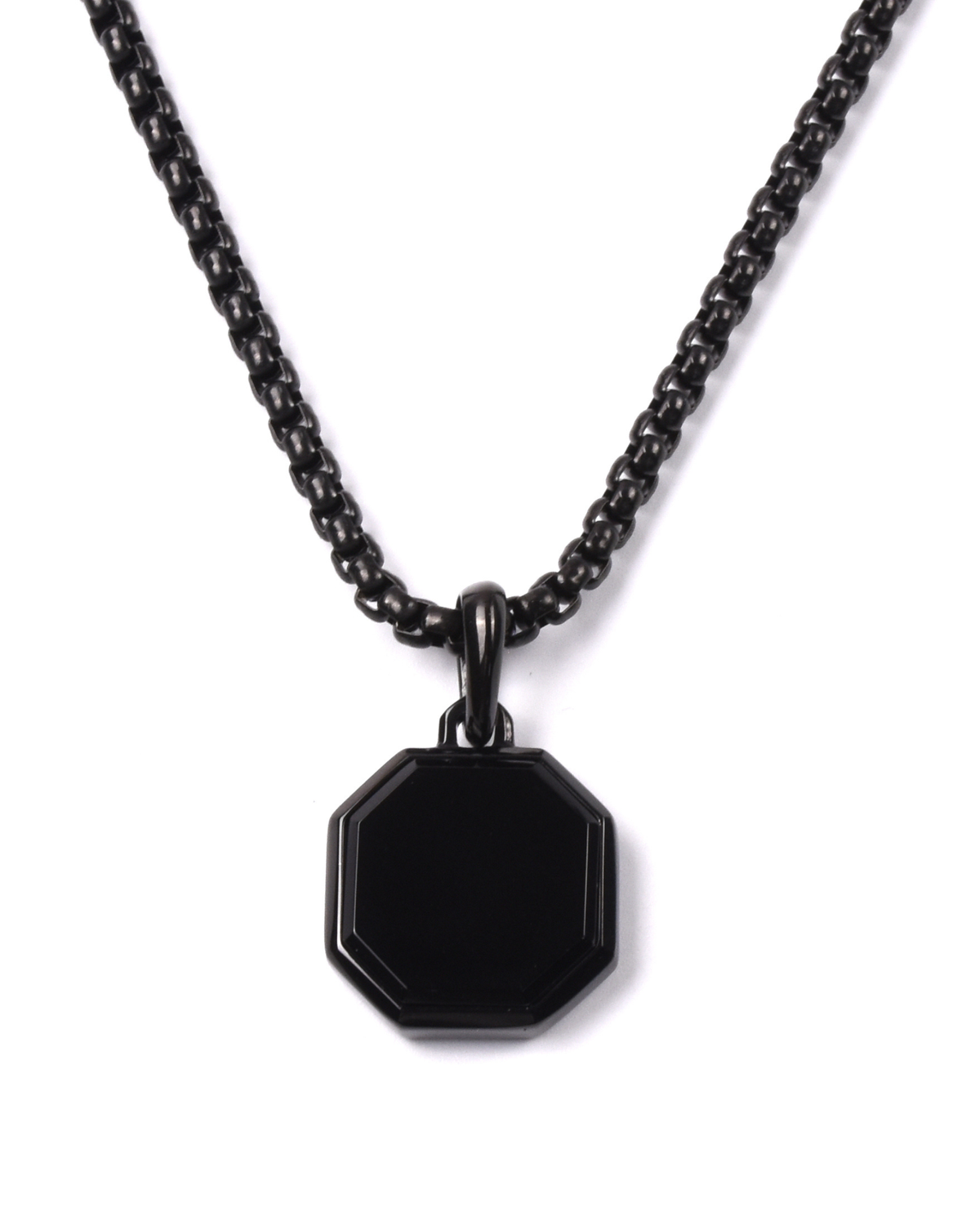 Zwarte ketting met zwarte zirkoonhanger