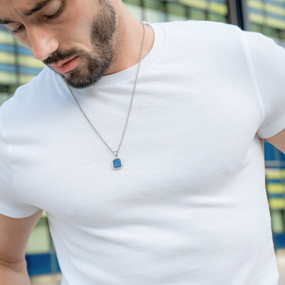 Collier en argent avec pendentif carré en Lapis Lazuli