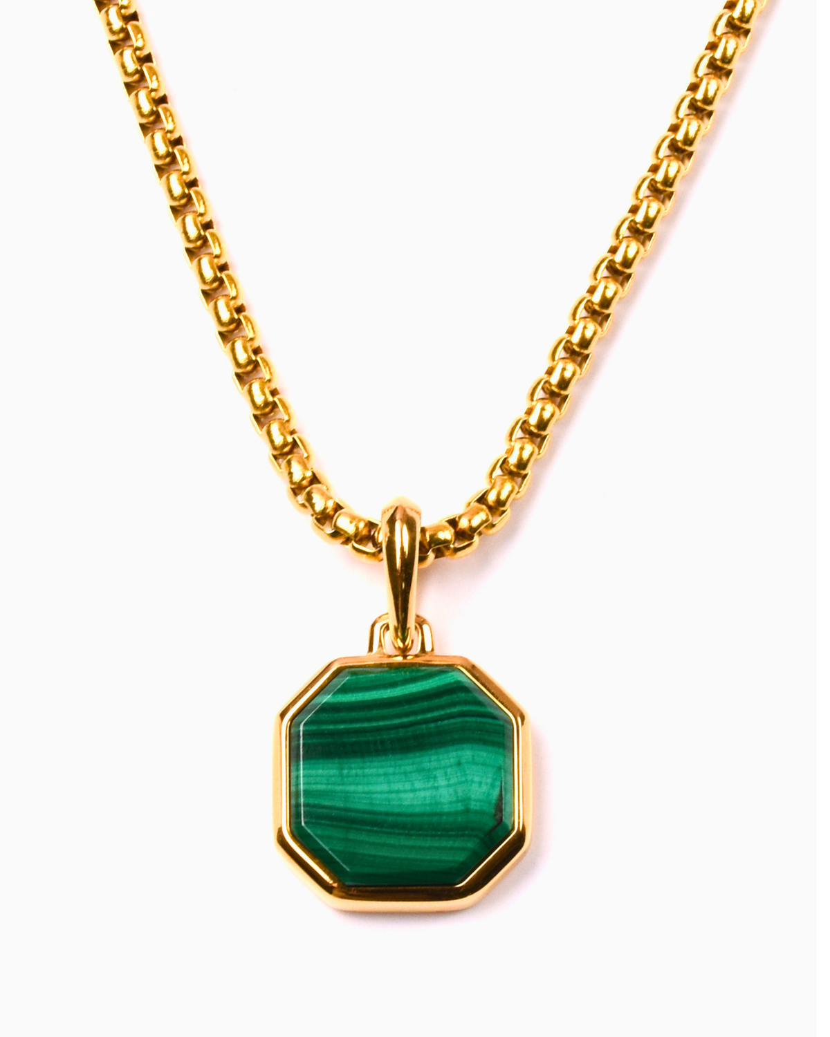 Collana in argento con ciondolo quadrato in malachite