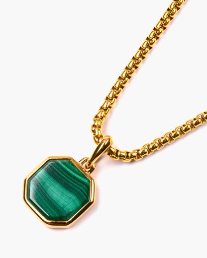 Collana in argento con ciondolo quadrato in malachite