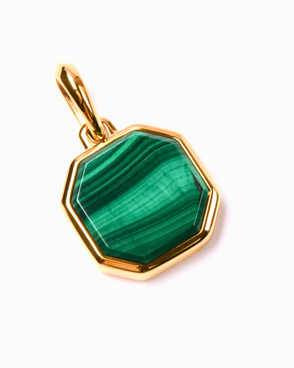 Collana in argento con ciondolo quadrato in malachite