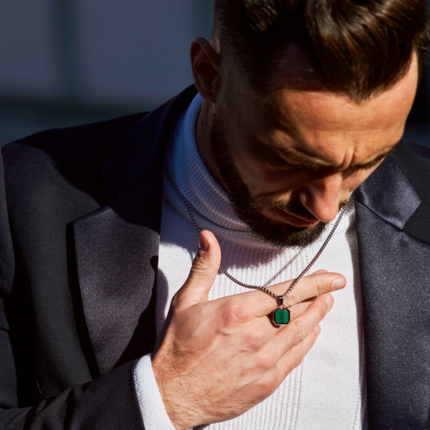 Collier en argent avec pendentif carré en malachite