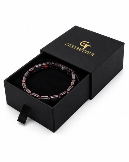 Beaded bracelet in black gift box, red and black beads with G COLLECTION logo