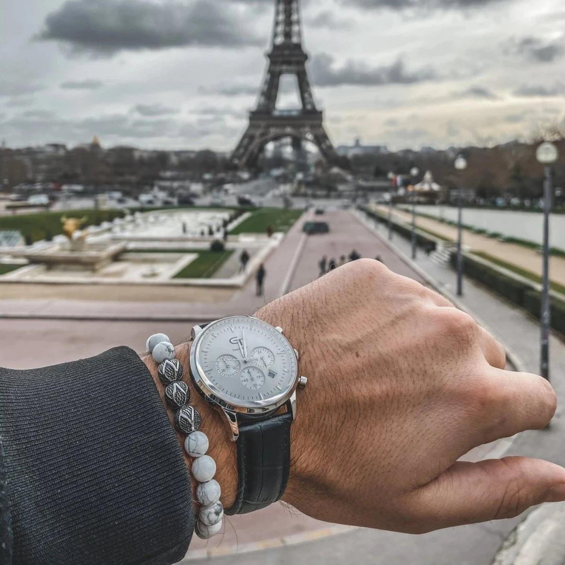 Men s Watch Black Leather Strap White Watch Face GT collection